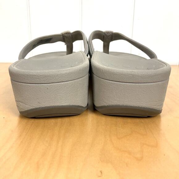 Vionic Women's Tide II Silver Leather Flip Flop/Sandals Size 10 - Picture 3 of 5